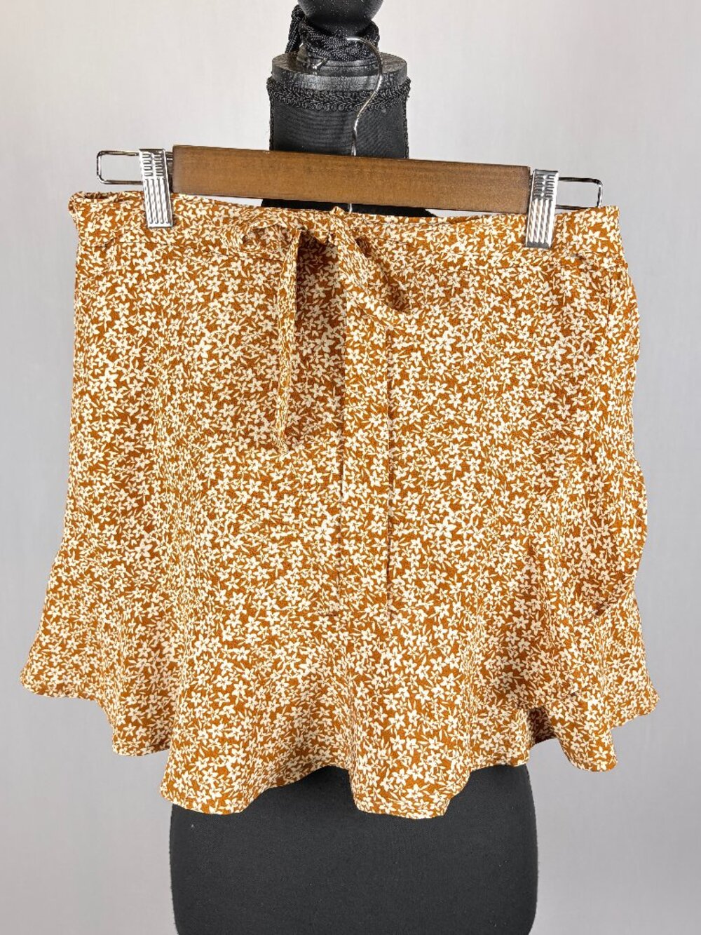 Altar’d State | Floral Tie Waist Mini Skirt | M | Rust Ivory Ruffle Hem